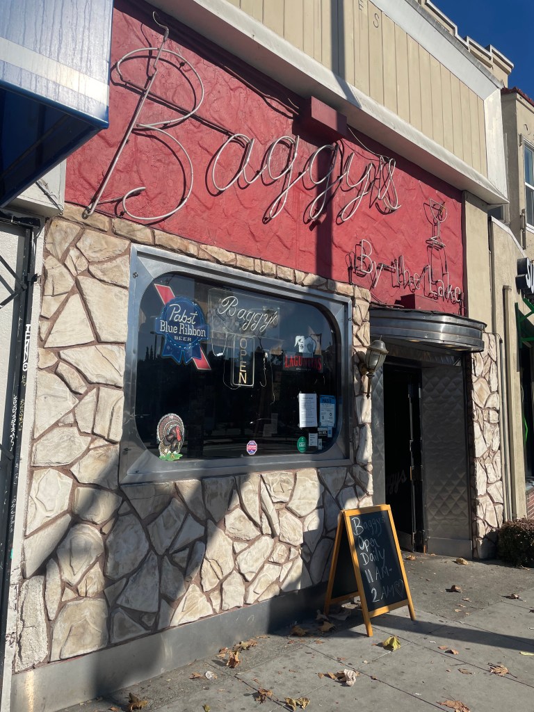 Baggy's By the Lake, exterior