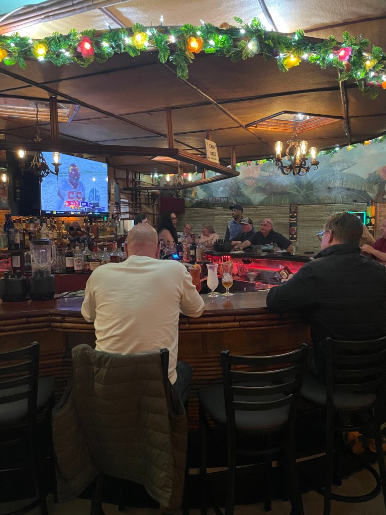 Trad'r Sam, interior