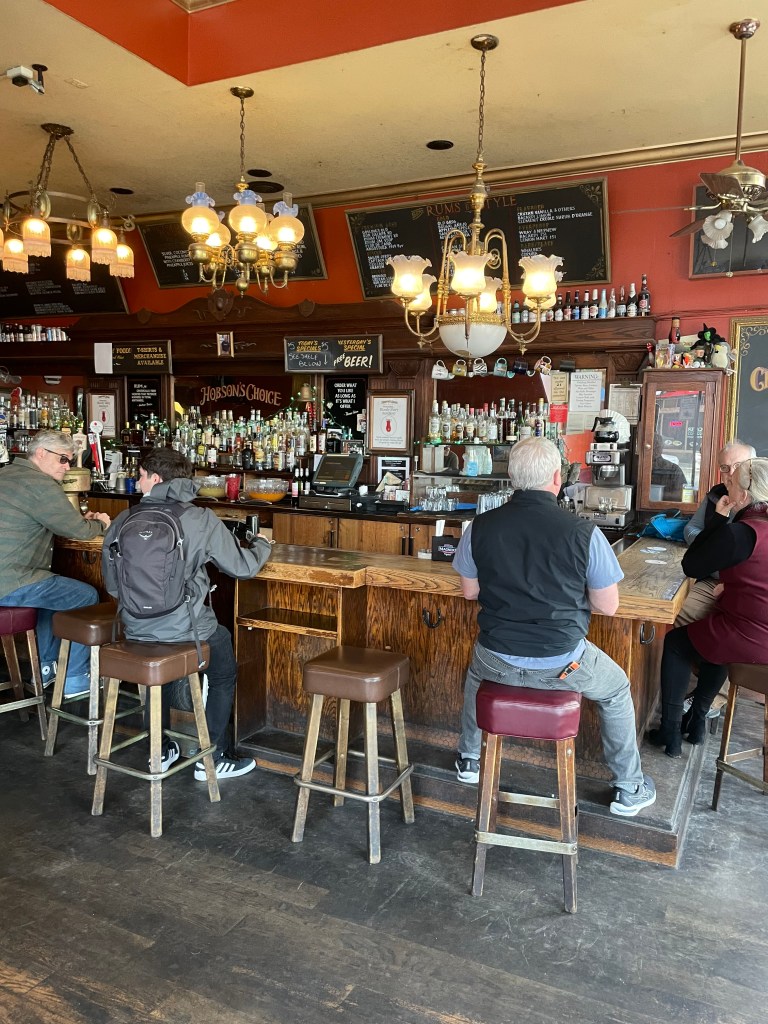 Hobson's Choice, bar