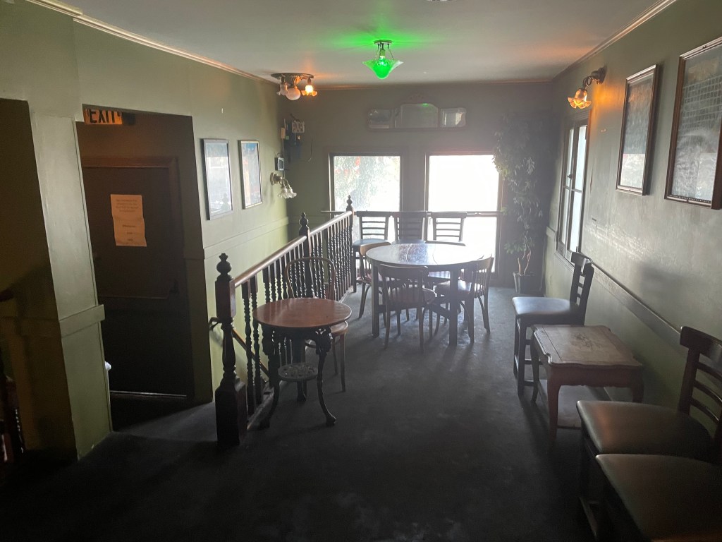 Hobson's Choice, upstairs room