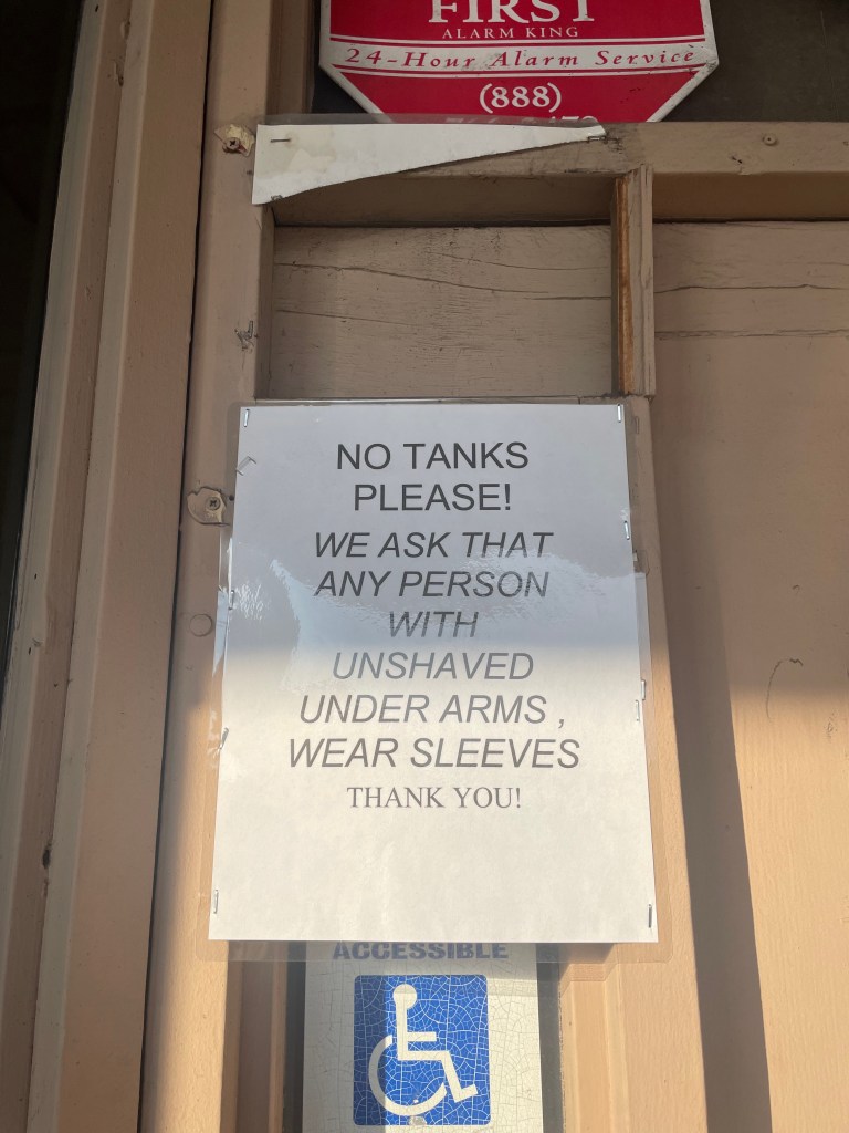 Lancer's Bar & Grill, no tanks