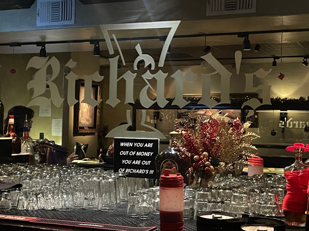 Richard’s Prime Rib & Seafood, mirror