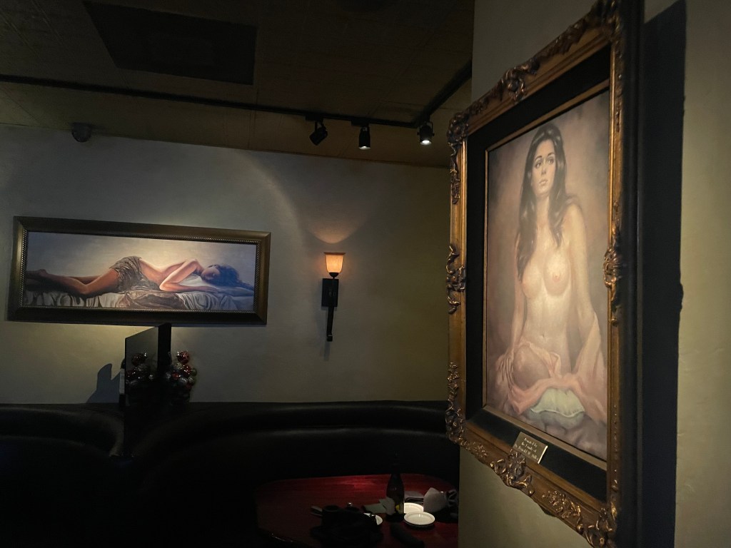 Richard’s Prime Rib & Seafood, nudes