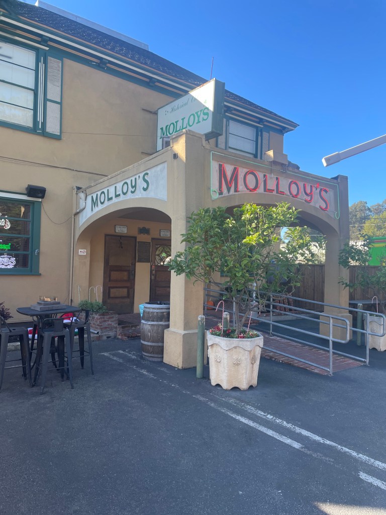 Molloy's Tavern, exterior