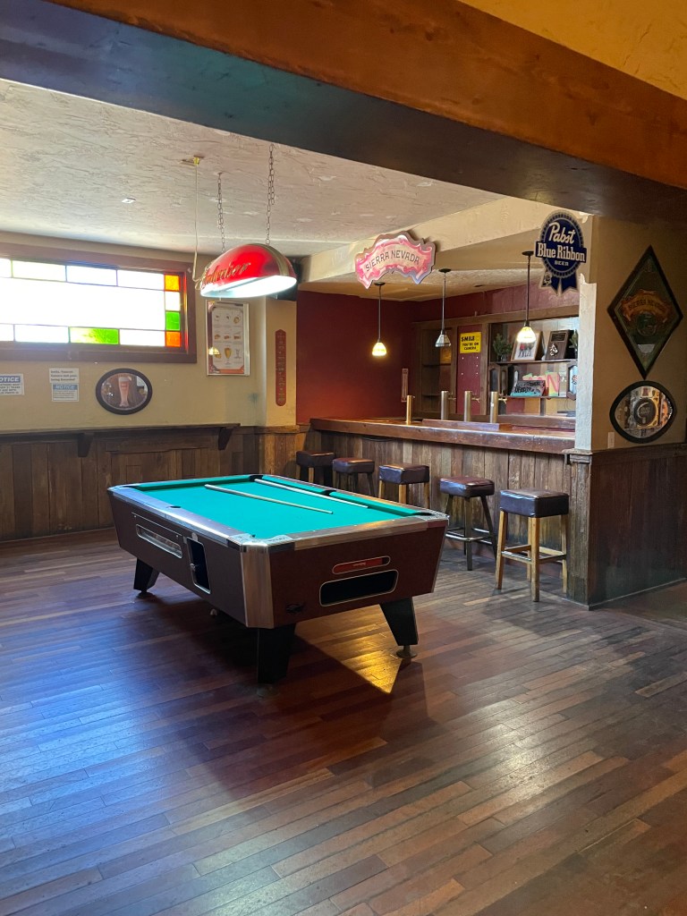 Newell's Cocktail Lounge, pool table