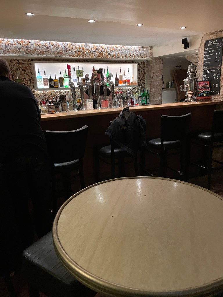 Au Caveau Montpensier, Paris, bar