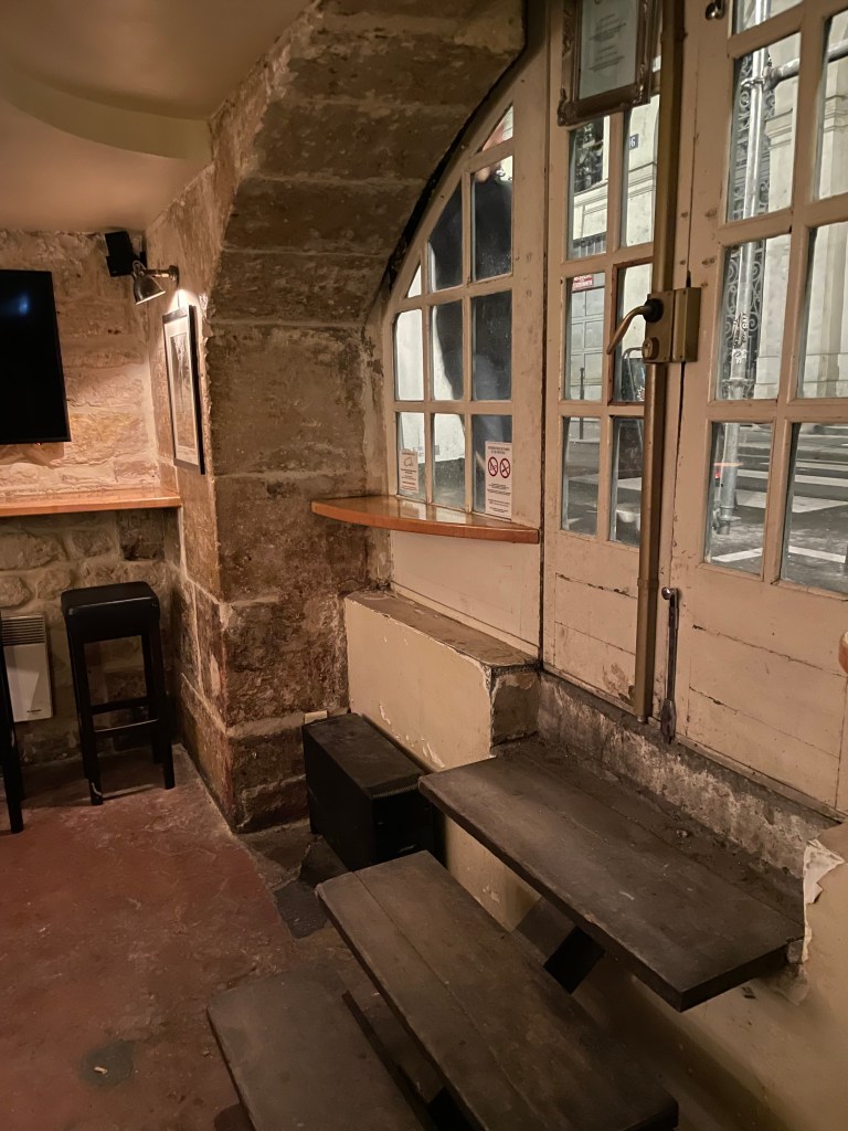 Au Caveau Montpensier, Paris, interior
