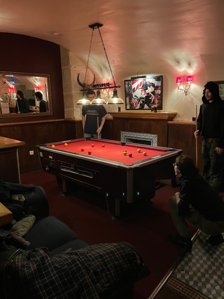 Au Caveau Montpensier, Paris, pool table