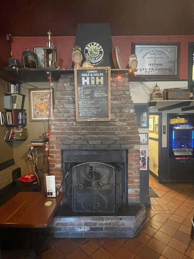 Durty Nelly's, San Francisco, fireplace