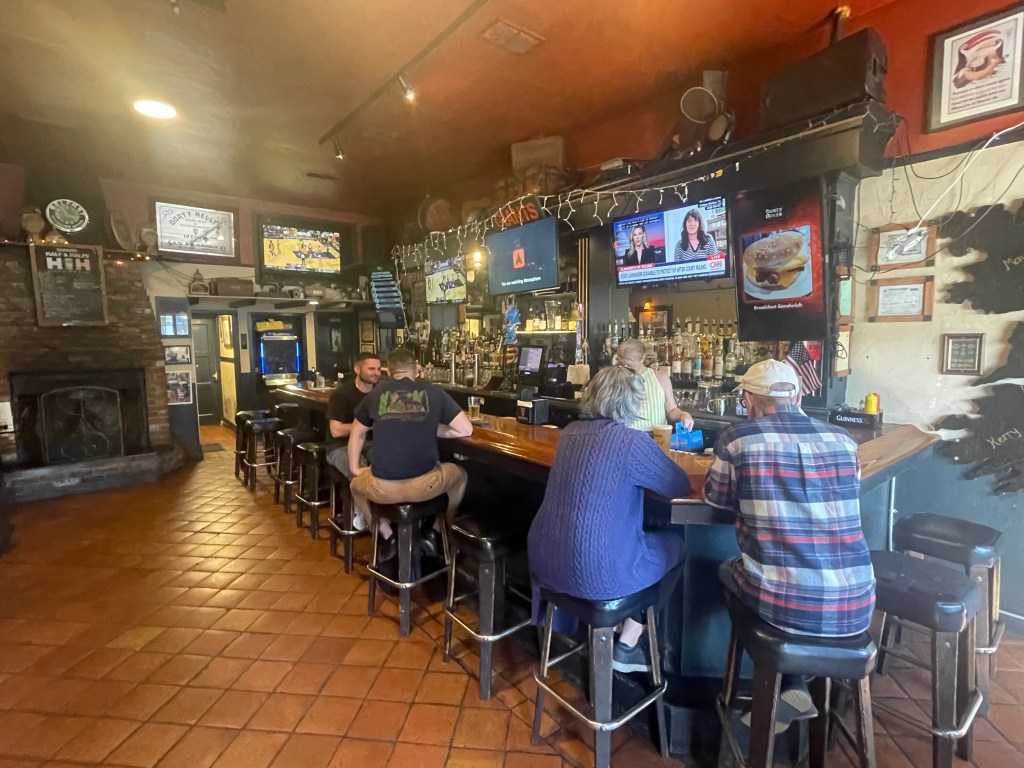Durty Nelly's, San Francisco, interior