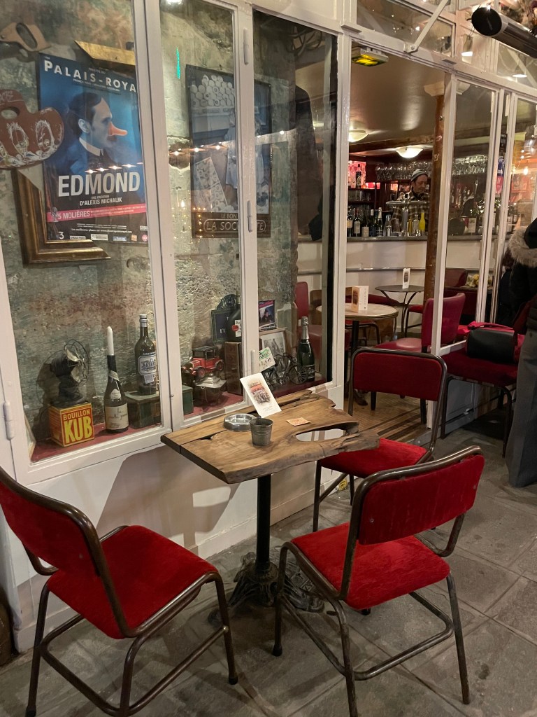 L'Entracte, Paris, seats