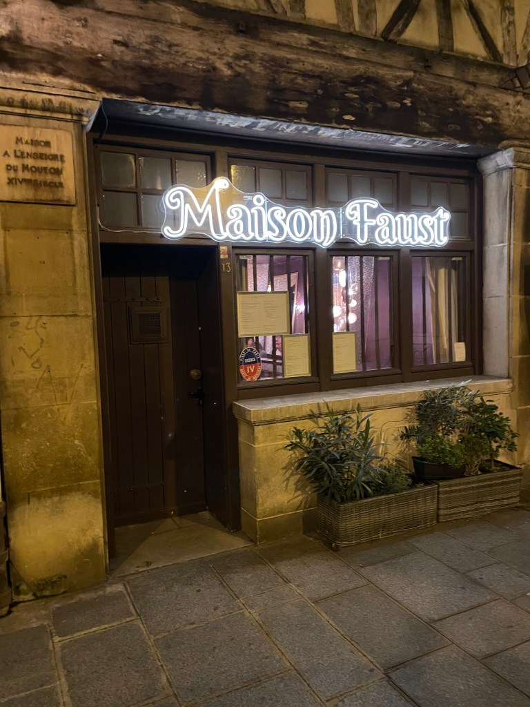Maison Faust, Paris, building