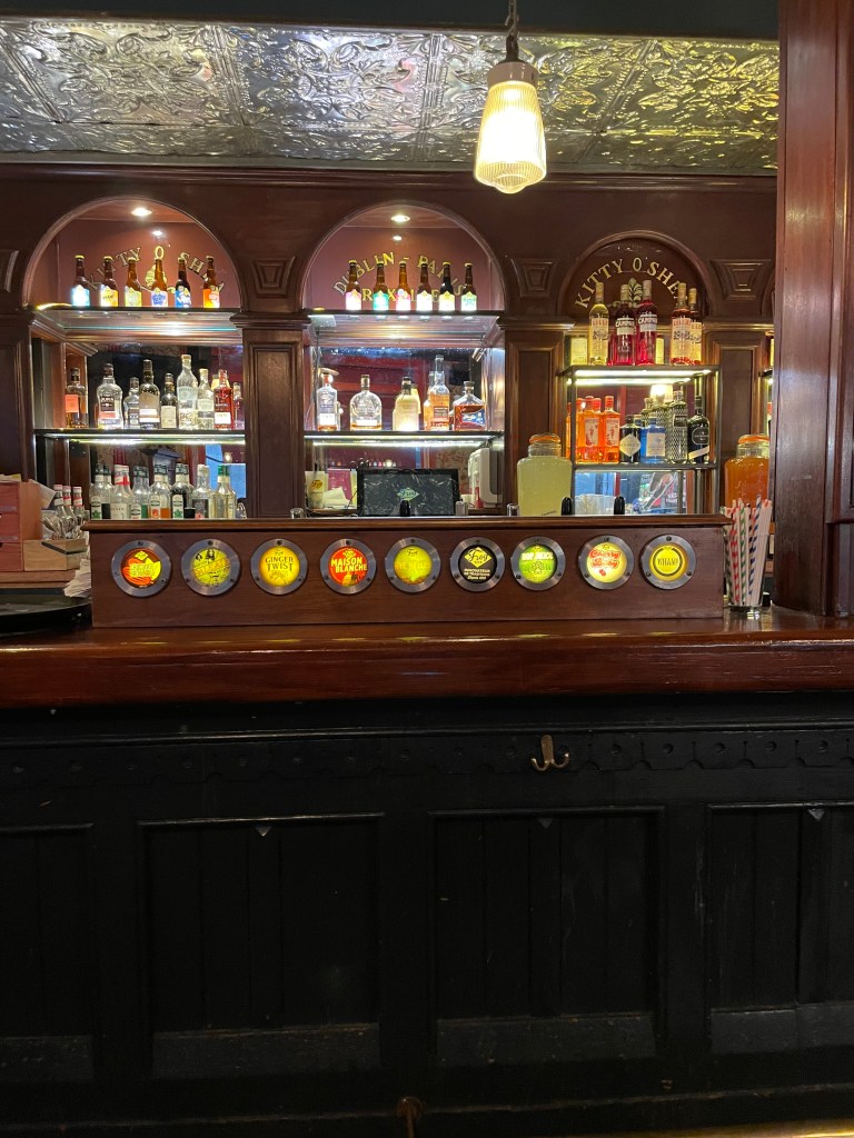 Frog Hop House, Paris, interior