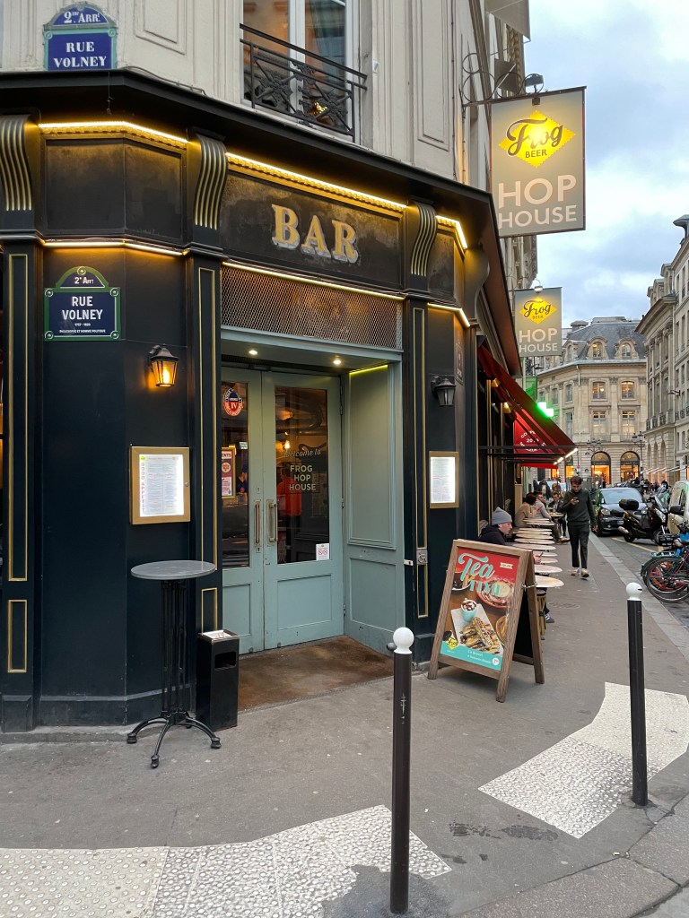 Frog Hop House, Paris, exterior