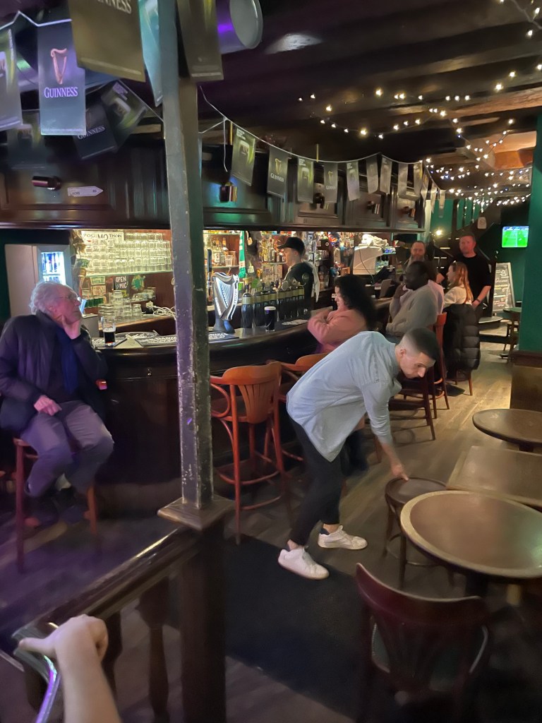 Galway Irish Pub, Paris, interior