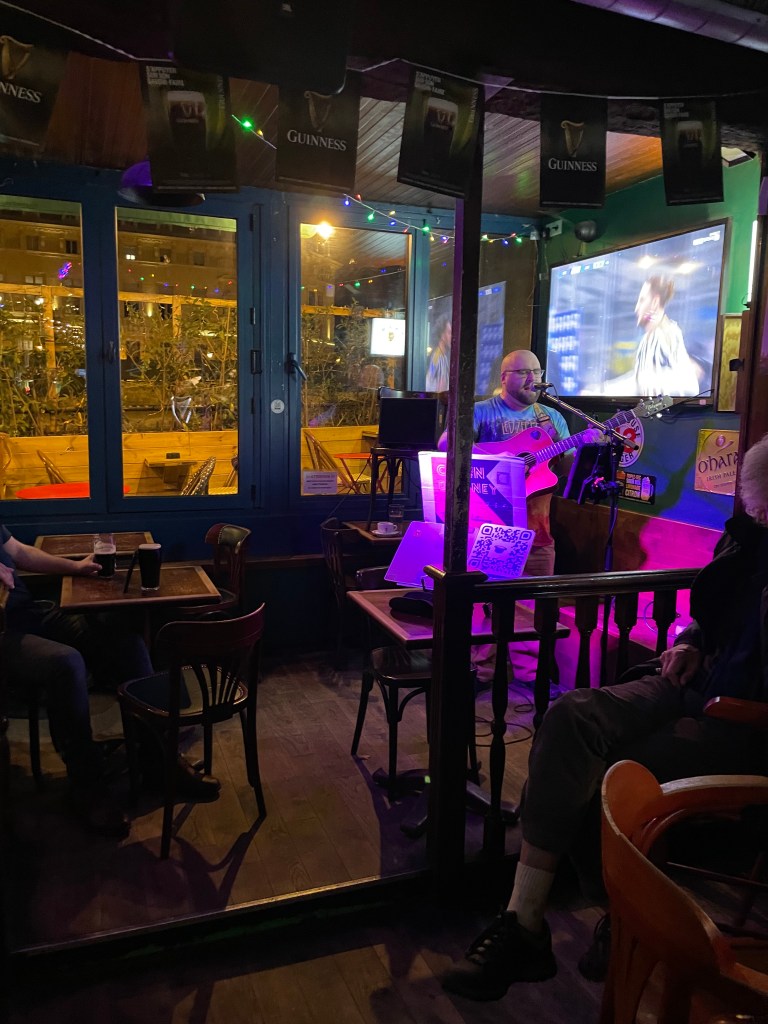 Galway Irish Pub, Paris, music