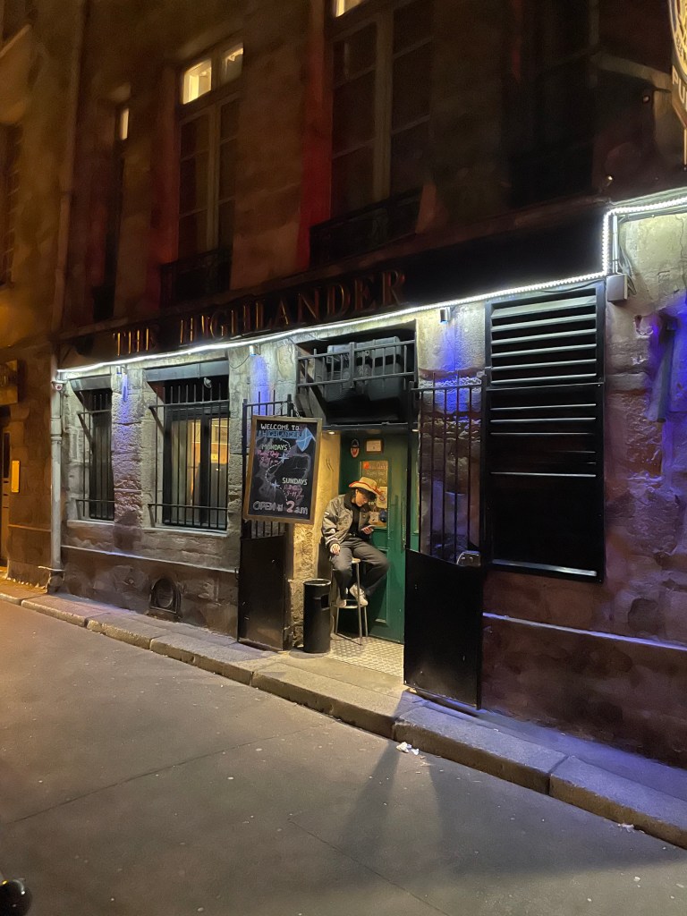 The Highlander, Paris, exterior