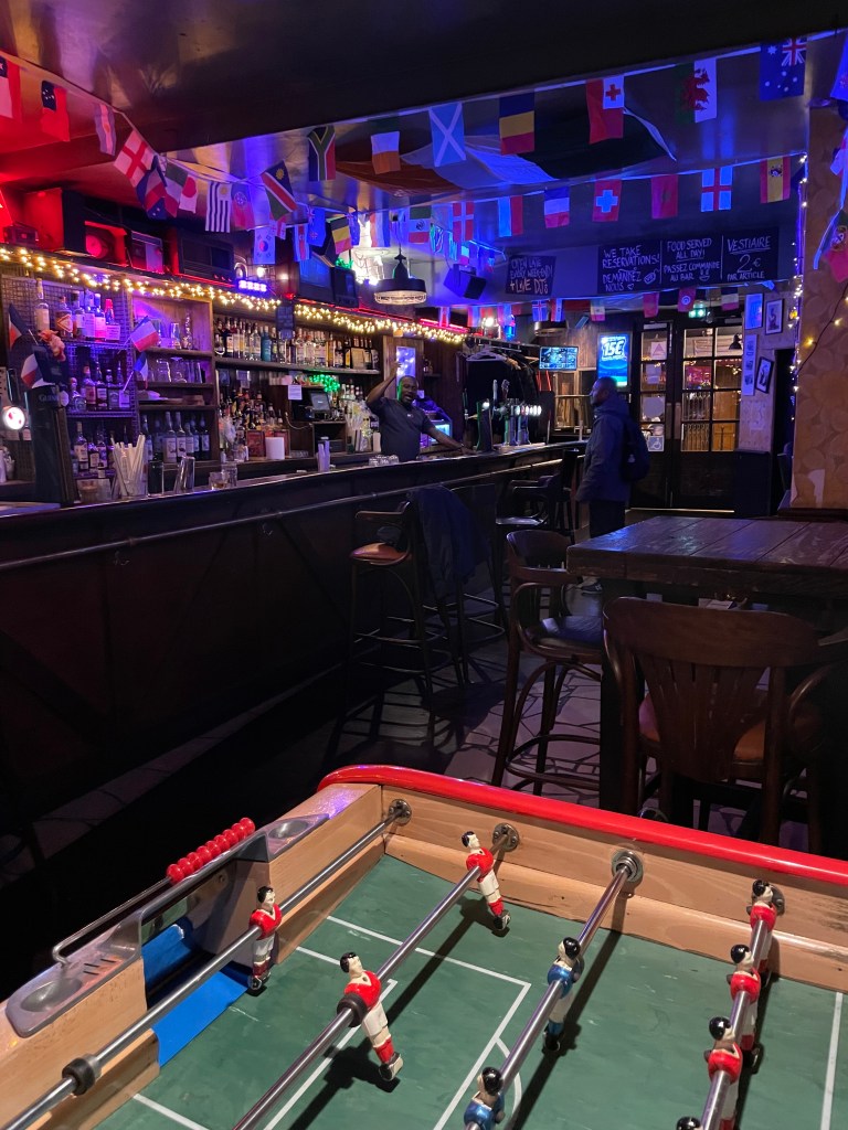 O'Sullivans, Paris, interior