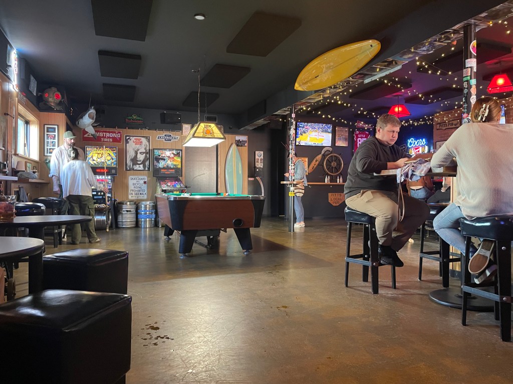 Pitt's Pub, San Francisco, interior