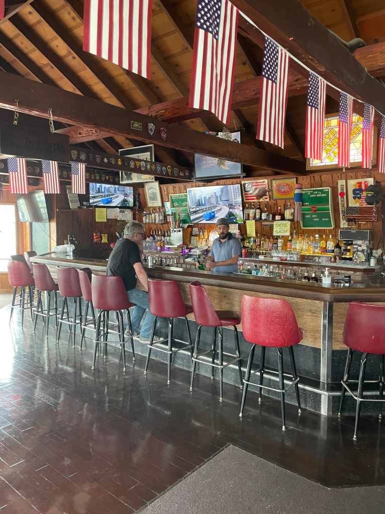 Relay Club, Vallejo, bar