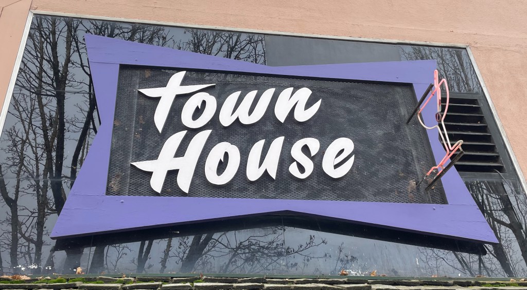 Town House Cocktail Lounge,&nbsp;Vallejo