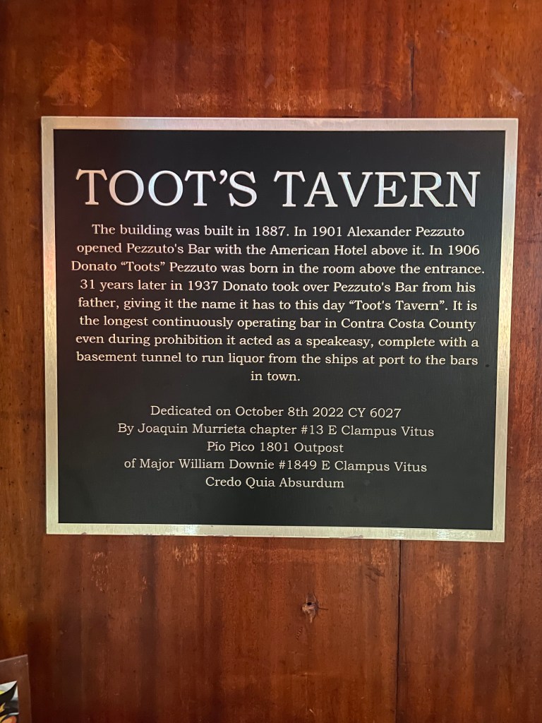 Toot's Tavern, Crockett, plaque