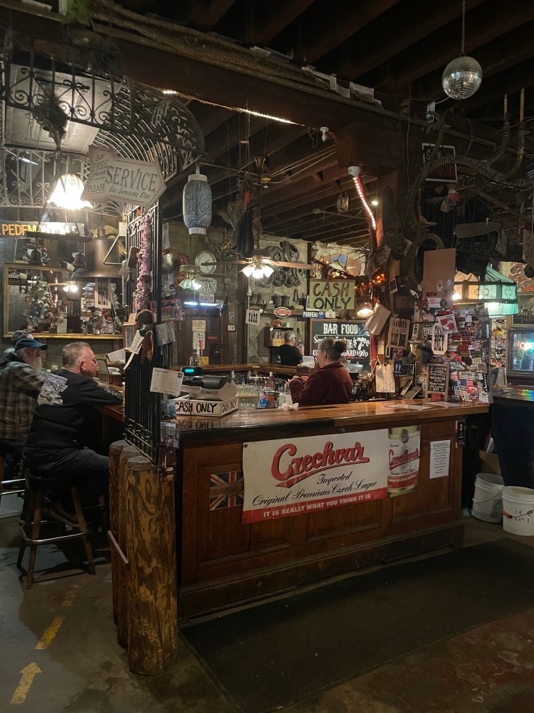 The Warehouse Cafe, Port Costa, bar