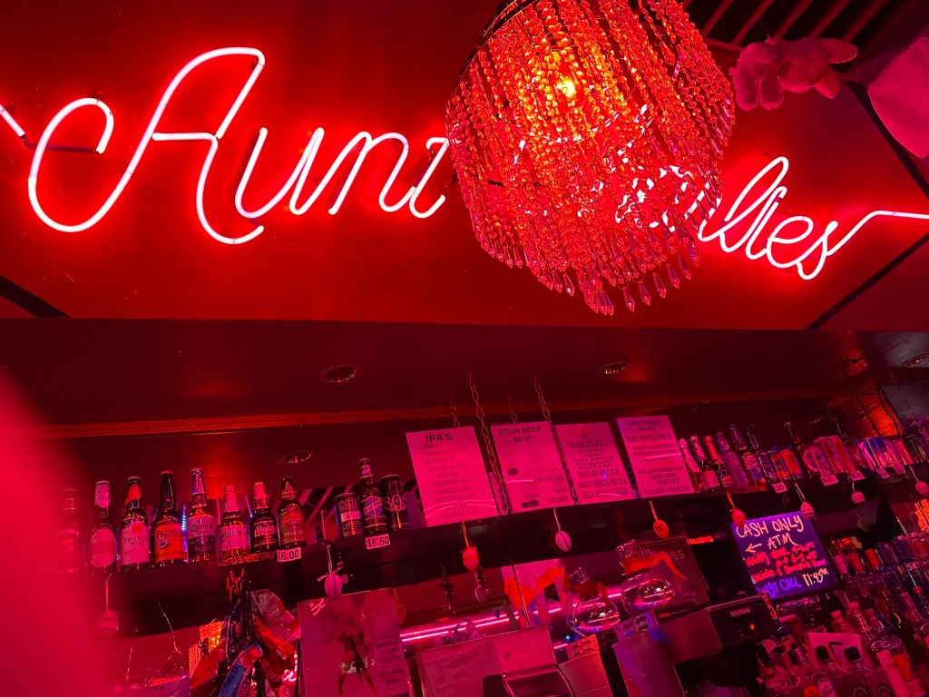 Aunt Charlie's Lounge, San Francisco, interior