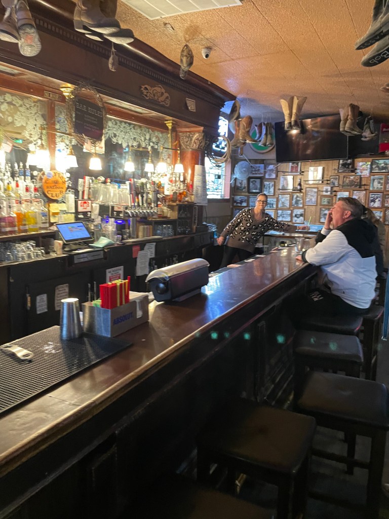 Clayton Club Saloon, Clayton, bar