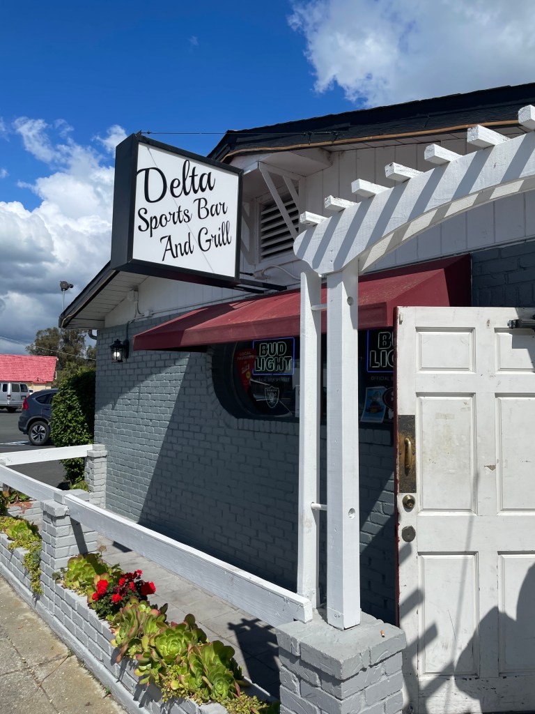 photo of the exterior of Delta Sports Bar and Grill, Bethel Island