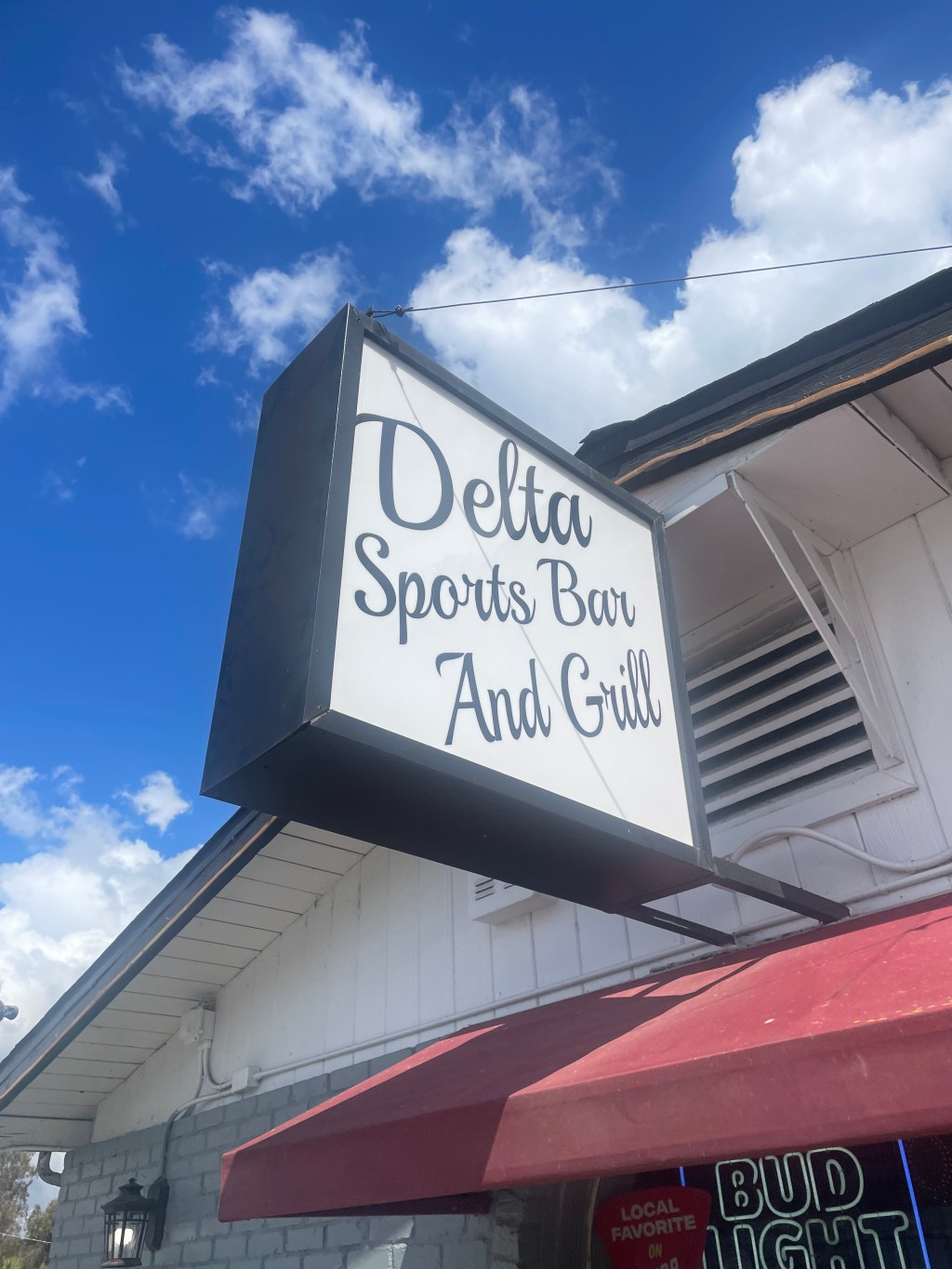 Delta Sports Bar and Grill, Bethel&nbsp;Island