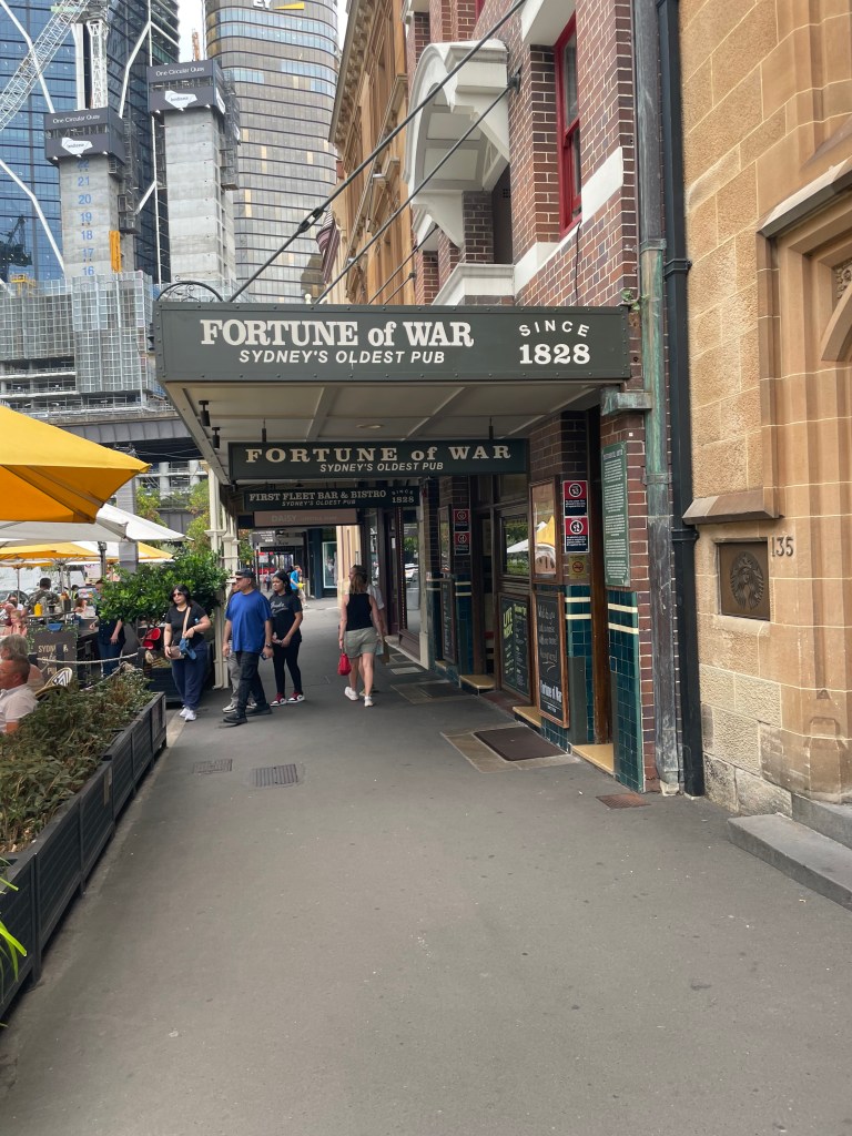 photo of the exterior of the Fortune of War pub, Sydney, exterior