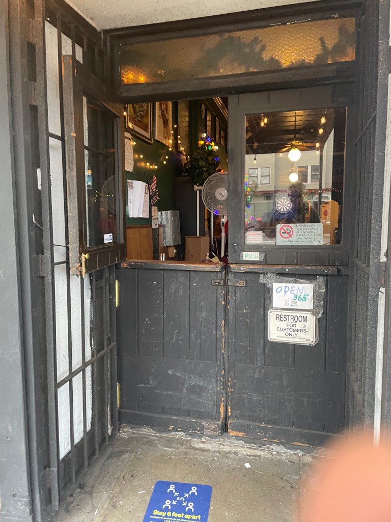 The Nags Head, San Francisco, door