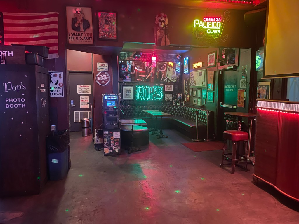 photo of the interior of Pop's Bar, San Francisco