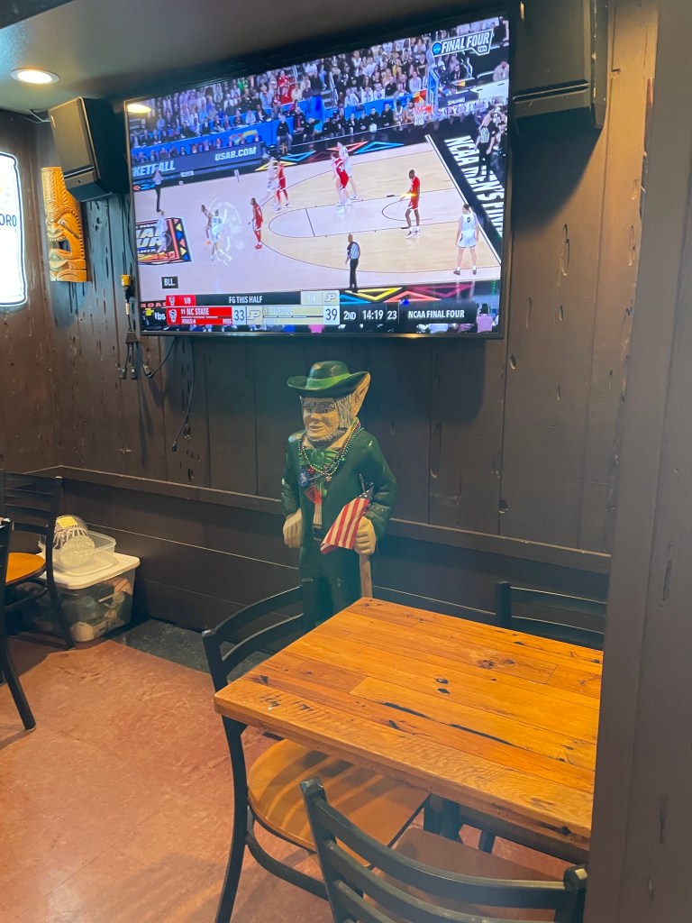 photo of the interior of the Surf Lounge, Pacifica