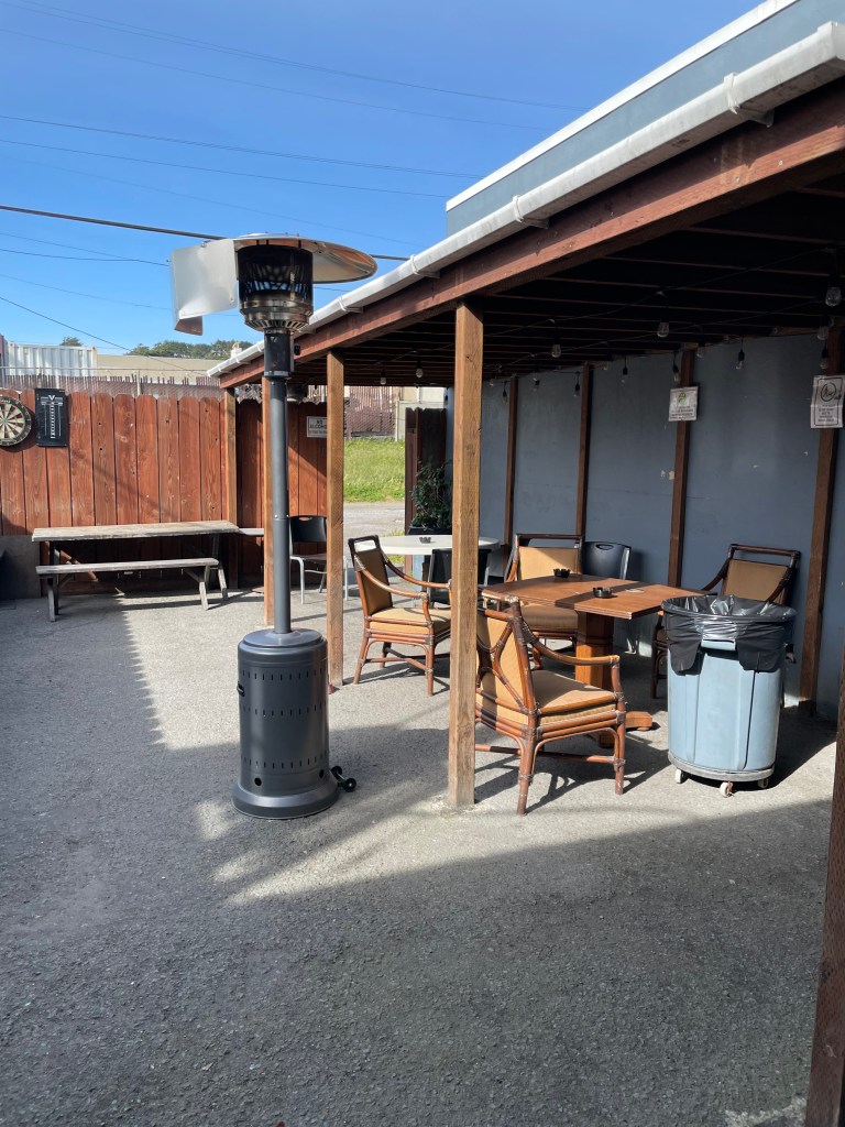 photo of the patio of Surf Lounge, Pacifica