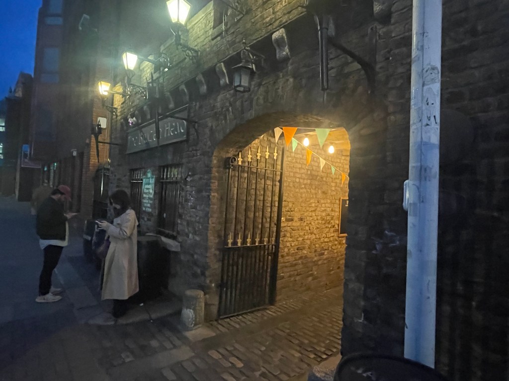 photo of the exterior of The Brazen Head, Dublin, Ireland