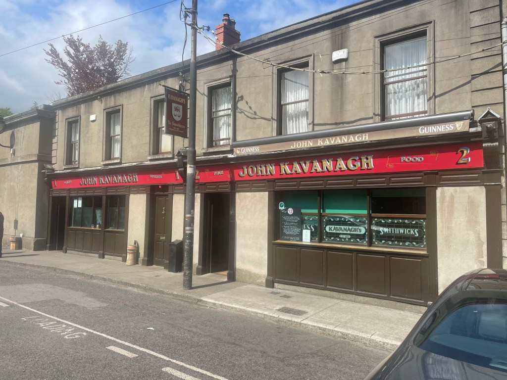 photo of the exterior in John Kavanagh The Gravediggers, Dublin, Ireland