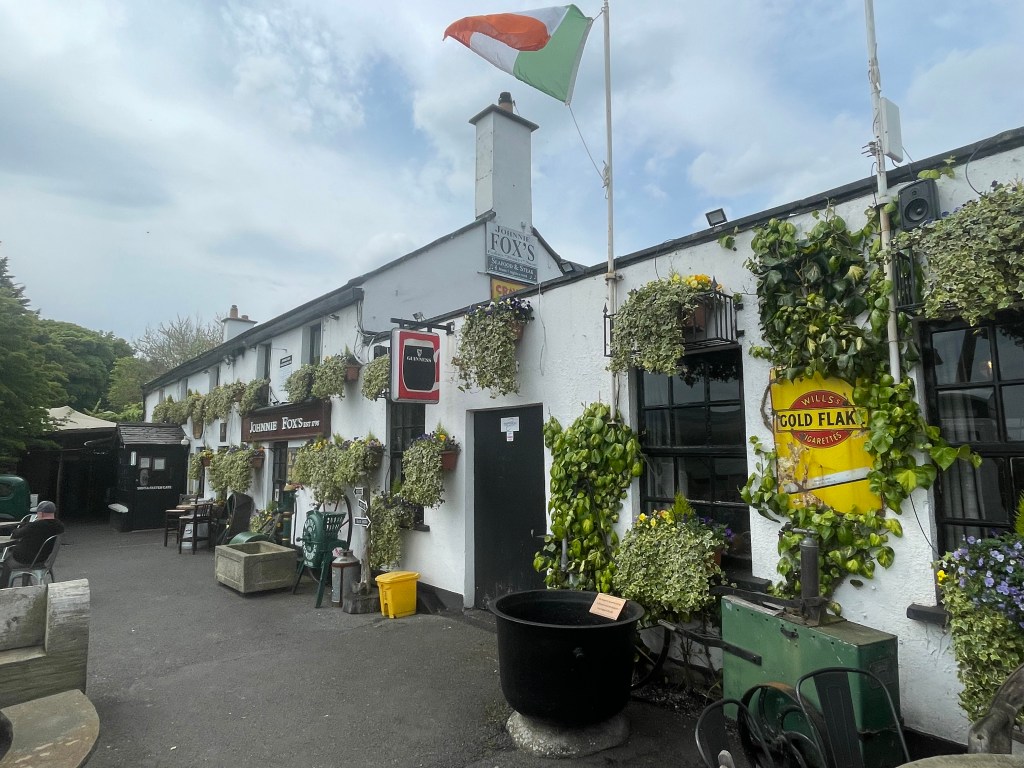 photo of exterior of Johnnie Fox's Pub, Dublin, Ireland