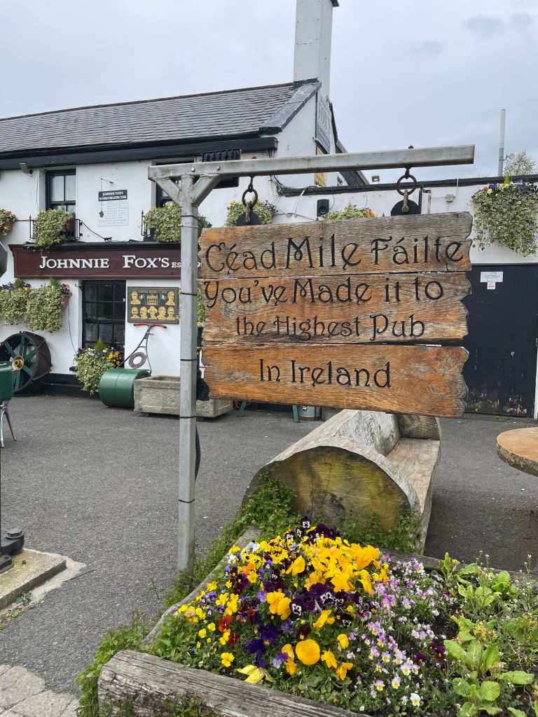 photo of exterior of Johnnie Fox's Pub, Dublin, Ireland