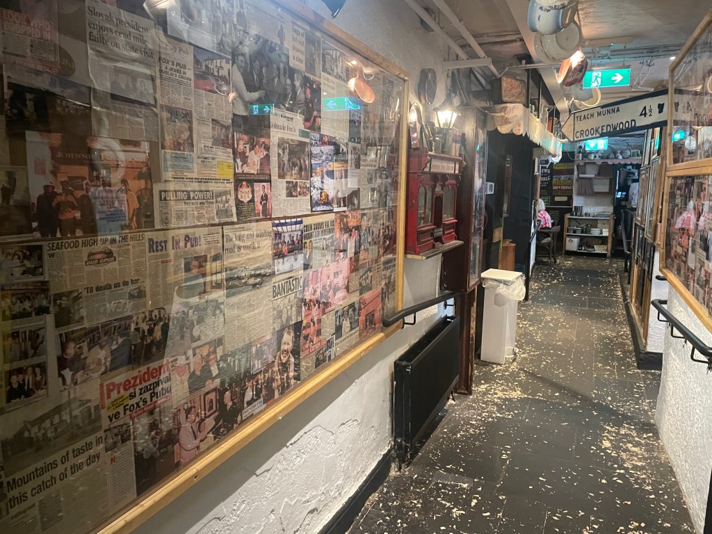 photo of interior of Johnnie Fox's Pub, Dublin, Ireland