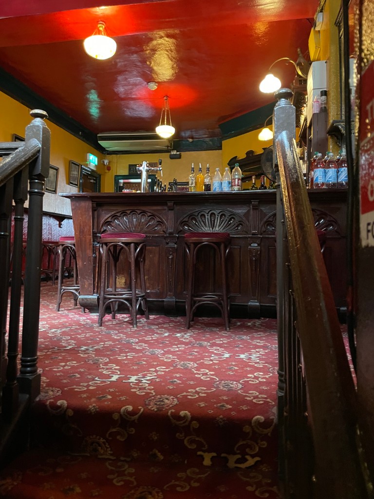 photo of the interior of Kehoes Pub, Dublin, Ireland
