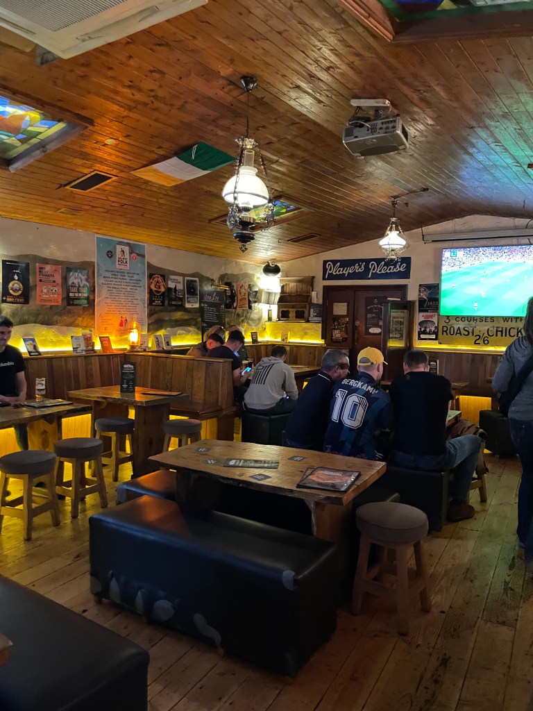 photo of interior of Monroe's Tavern, Galway, Ireland