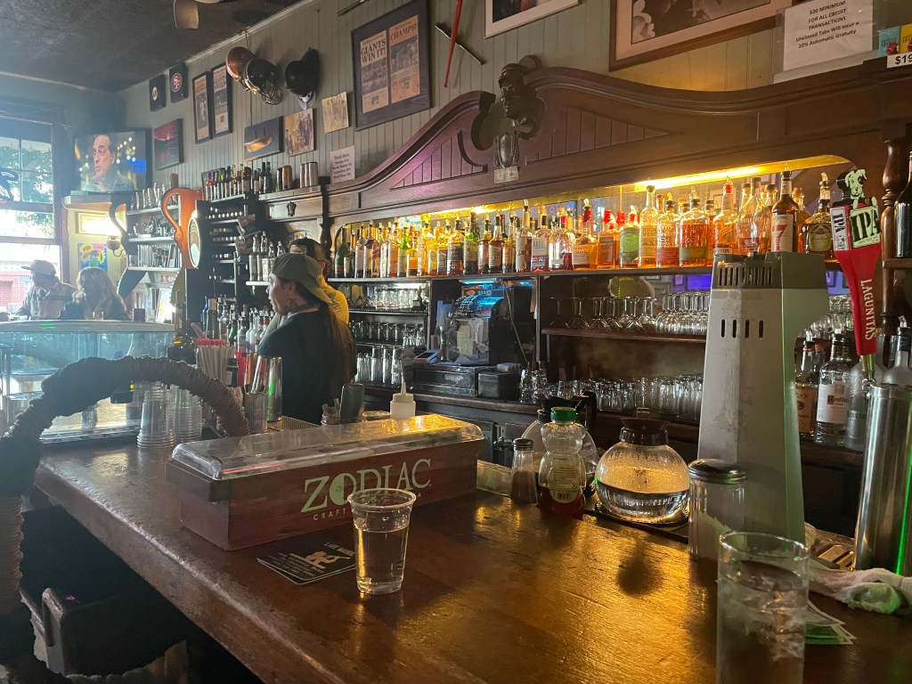 photo of bar of No Name Bar, Sausalito, CA
