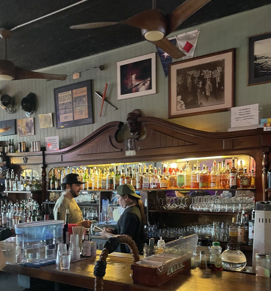 photo of bar of No Name Bar, Sausalito, CA