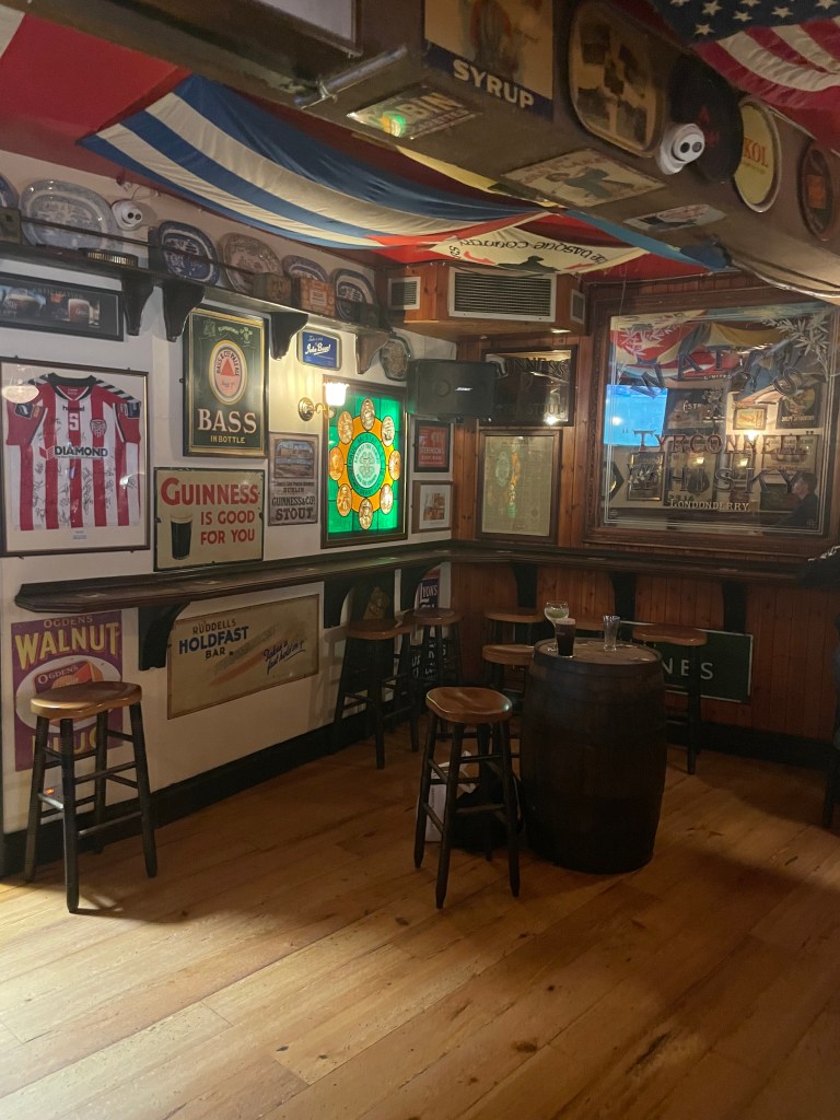 photo of interior of Peadar O'Donnell's, Derry, Ireland