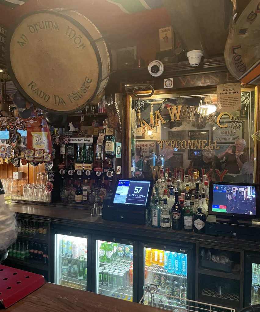 photo of interior of Peadar O'Donnell's, Derry, Ireland