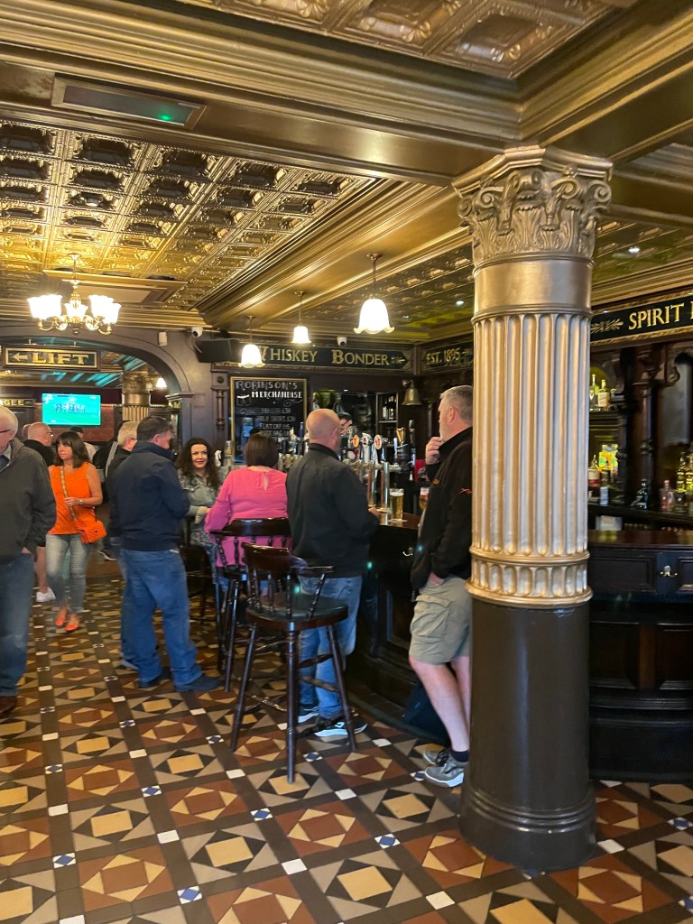 photo of interior of Robinsons Bar, Belfast, Ireland