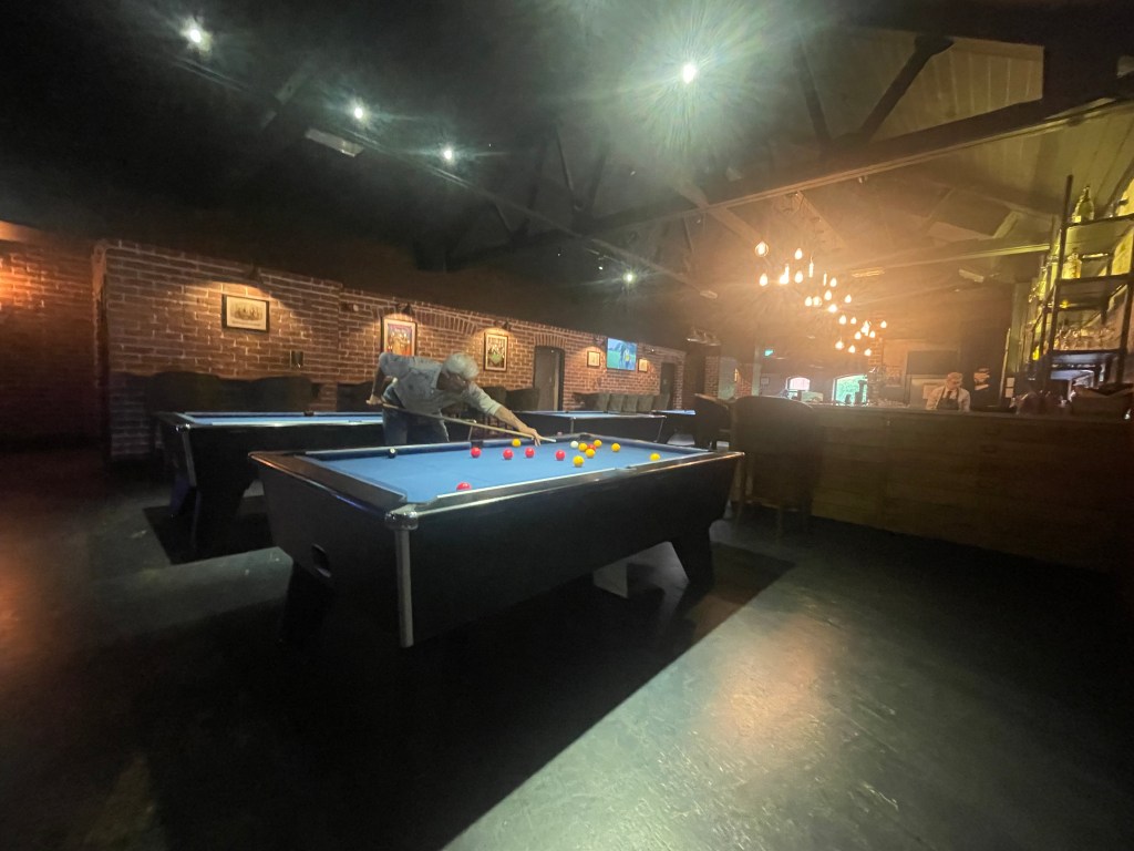 photo of interior of Robinsons Bar, Belfast, Ireland