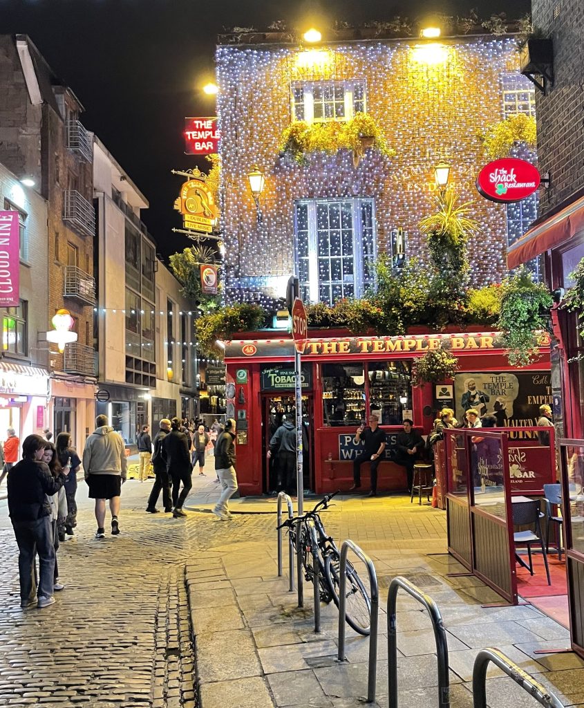 photo of the exterior of The Temple Bar, Dublin, Ireland